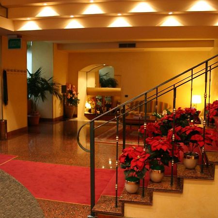 Savant Hotel Lamezia Terme Bagian luar foto